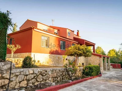 Chalet independiente en venta en Polígono 15 Paraje 64 Morral, 121. Alcora